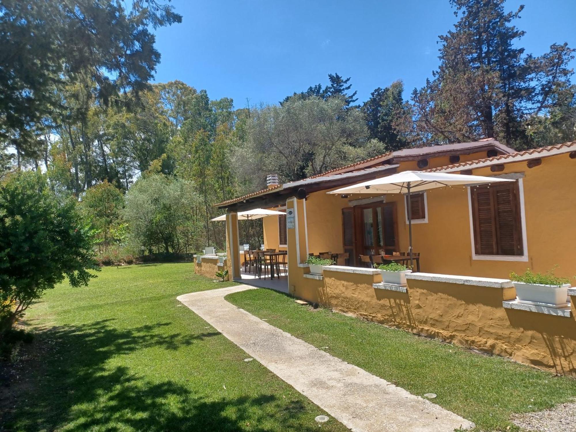 B&B Helios Il Tuo Relax In Sardegna San Teodoro Kültér fotó