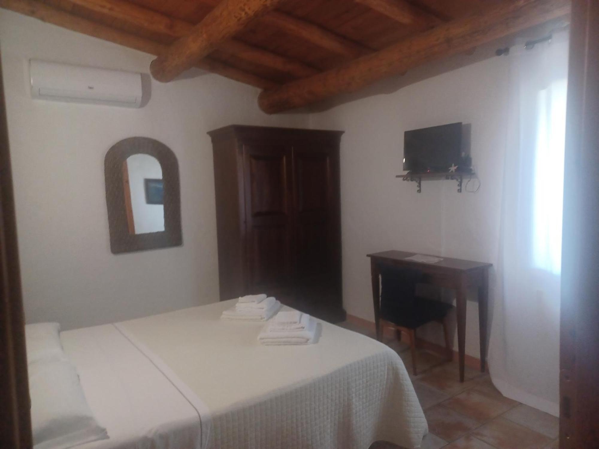 B&B Helios Il Tuo Relax In Sardegna San Teodoro Kültér fotó